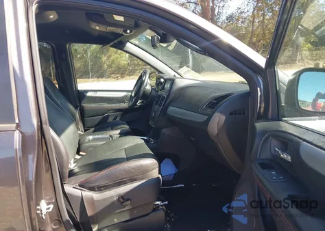 2019 Dodge Grand Caravan Gt z USA, uszkodzony, nr VIN 2C4RDGEG1KR661958